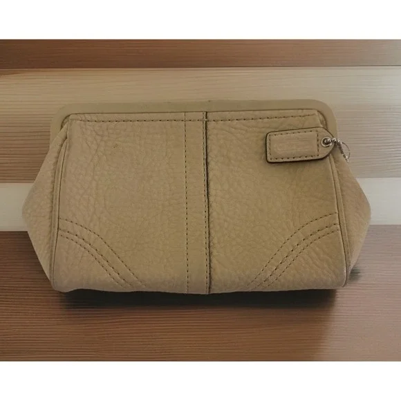 Vintage COACH Soho Kisslock Cosmetic Bag Purse Beige Pebbled Leather Y2K Read - Picture 7 of 7